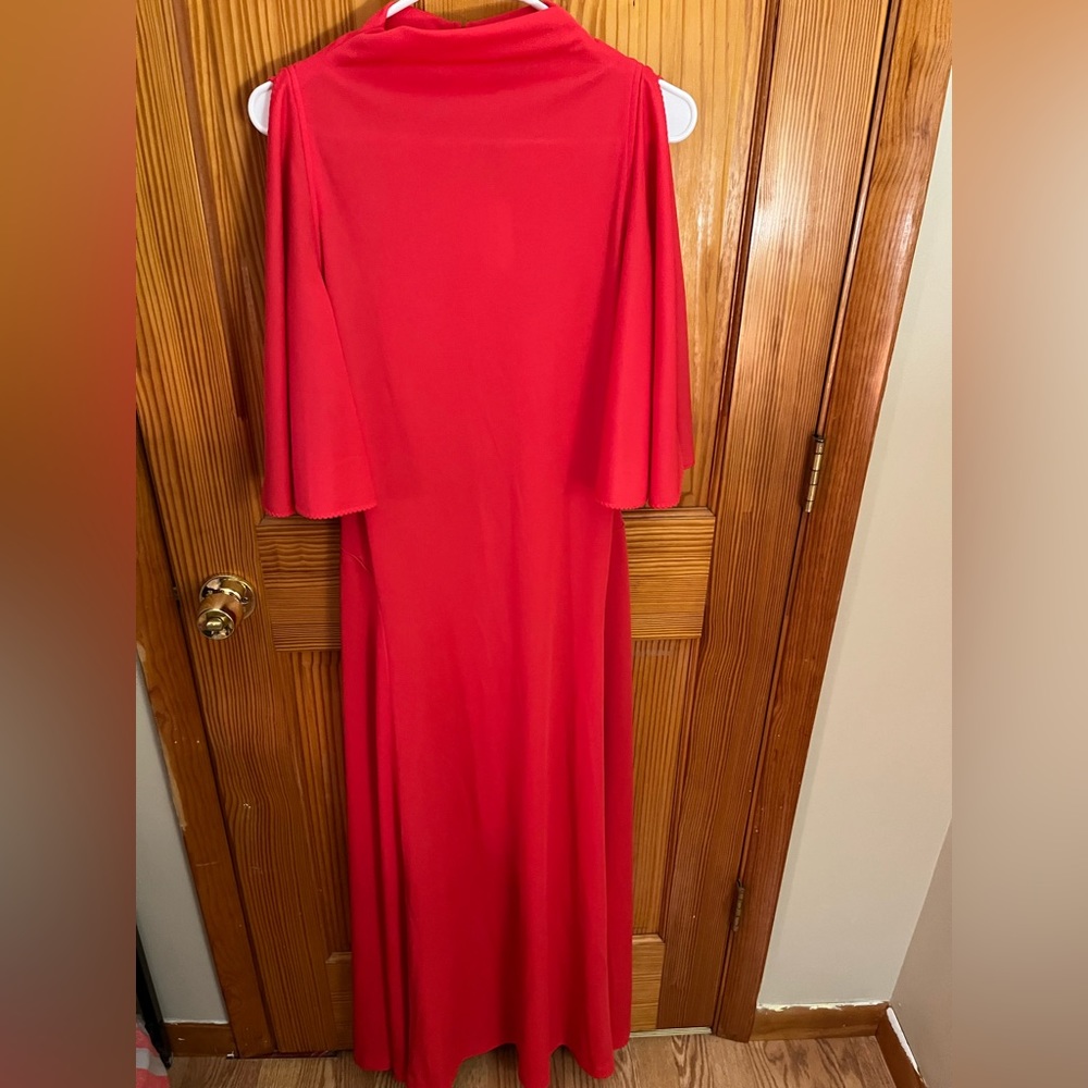 Chic Scarlet Maxi Dress